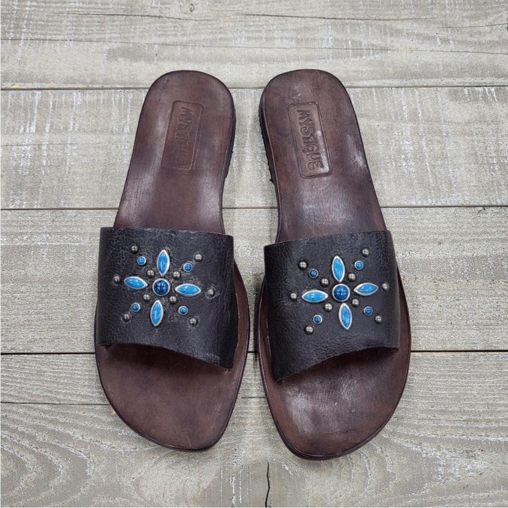 NWT Mystique Boutique Brown Studded Leather Sandals MSRP$125 Size 8